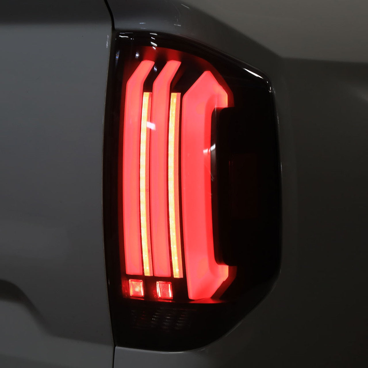 Facelift Style Full LED Tail Lights with Sequential Turn Signal for Toyota Tundra 2014-2021