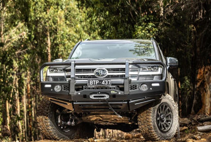 Front Bumper LANDCRUISER 300 SERIES (2021+) IRONMAN PREMIUM 60MM TUBE BULL BAR - BBP090