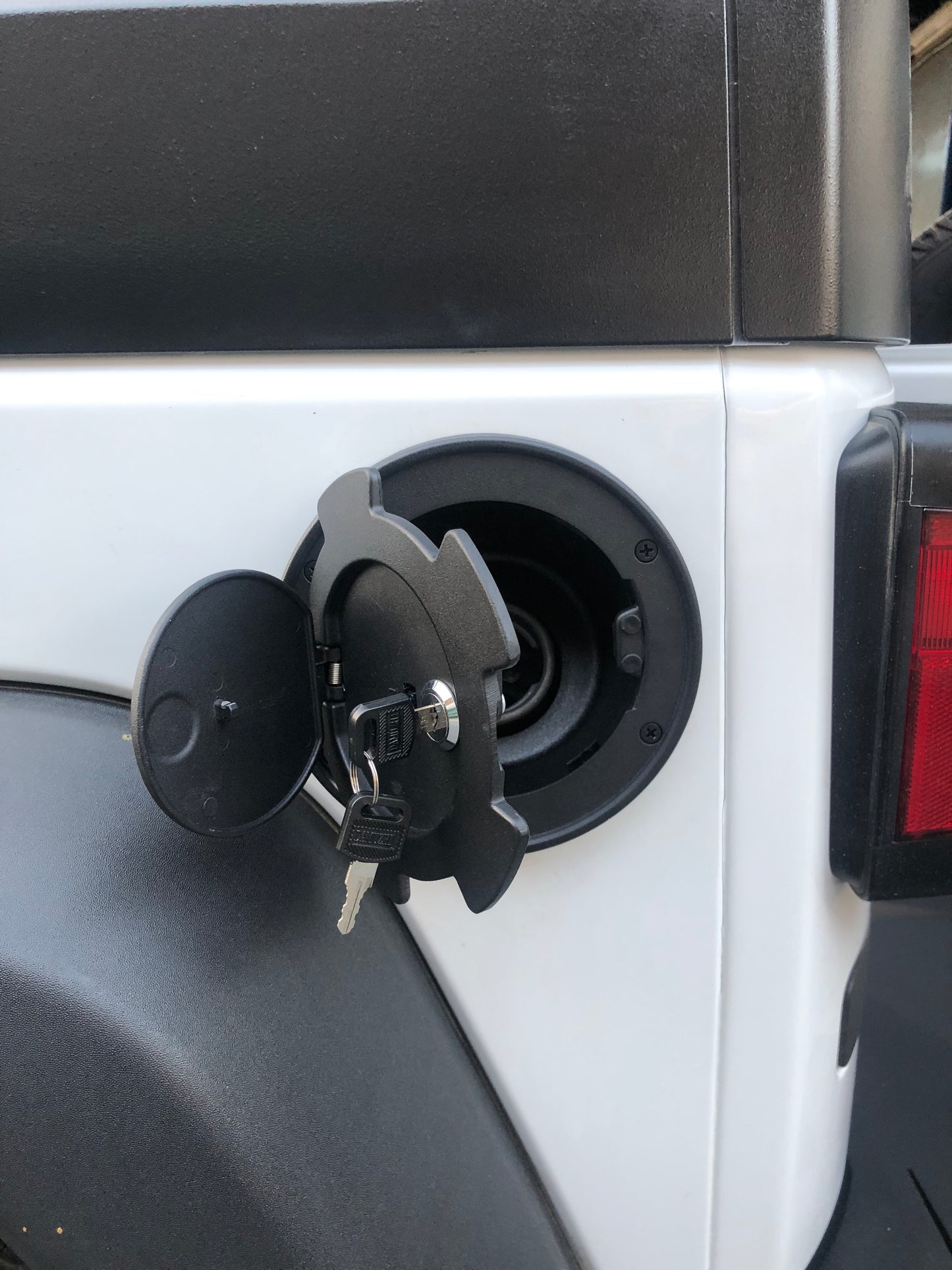 Fuel Filler Door With Key for Jeep Wrangler JK 2007-2017